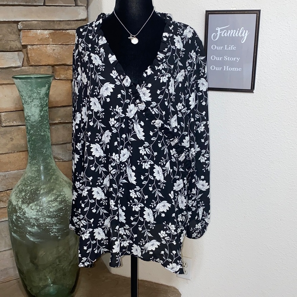 3/$40 Old Navy- Floral Long-Sleeve Sheer Blouse